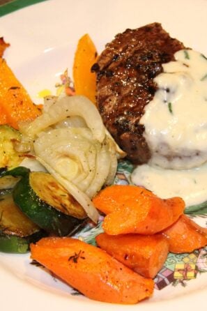 fillets mignons with roquefort chives sauce