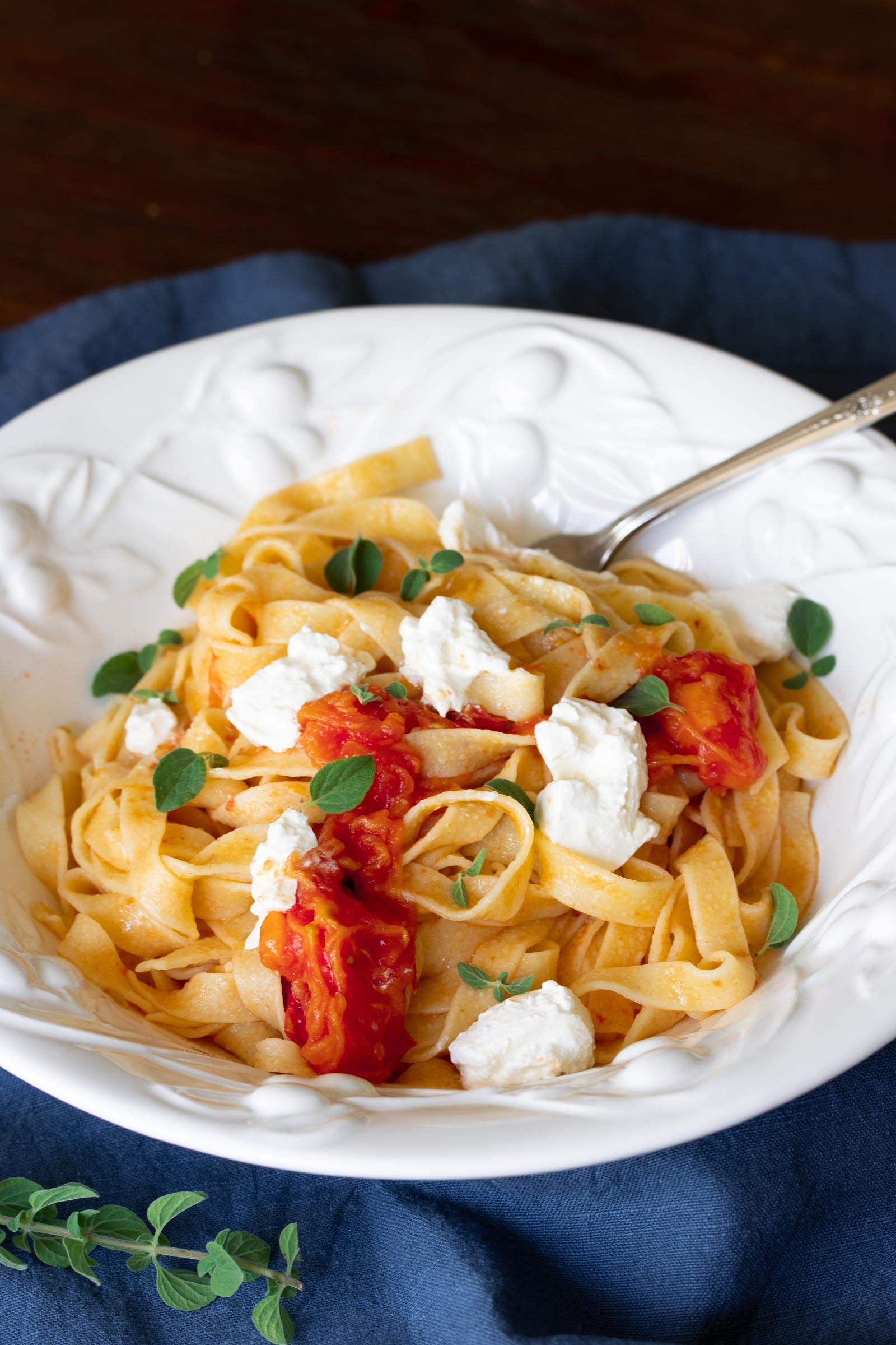 Burrata Cheese with Roasted Tomatoes and Fettuccine Burrata Cheese with Roasted Tomatoes and Fettuccine