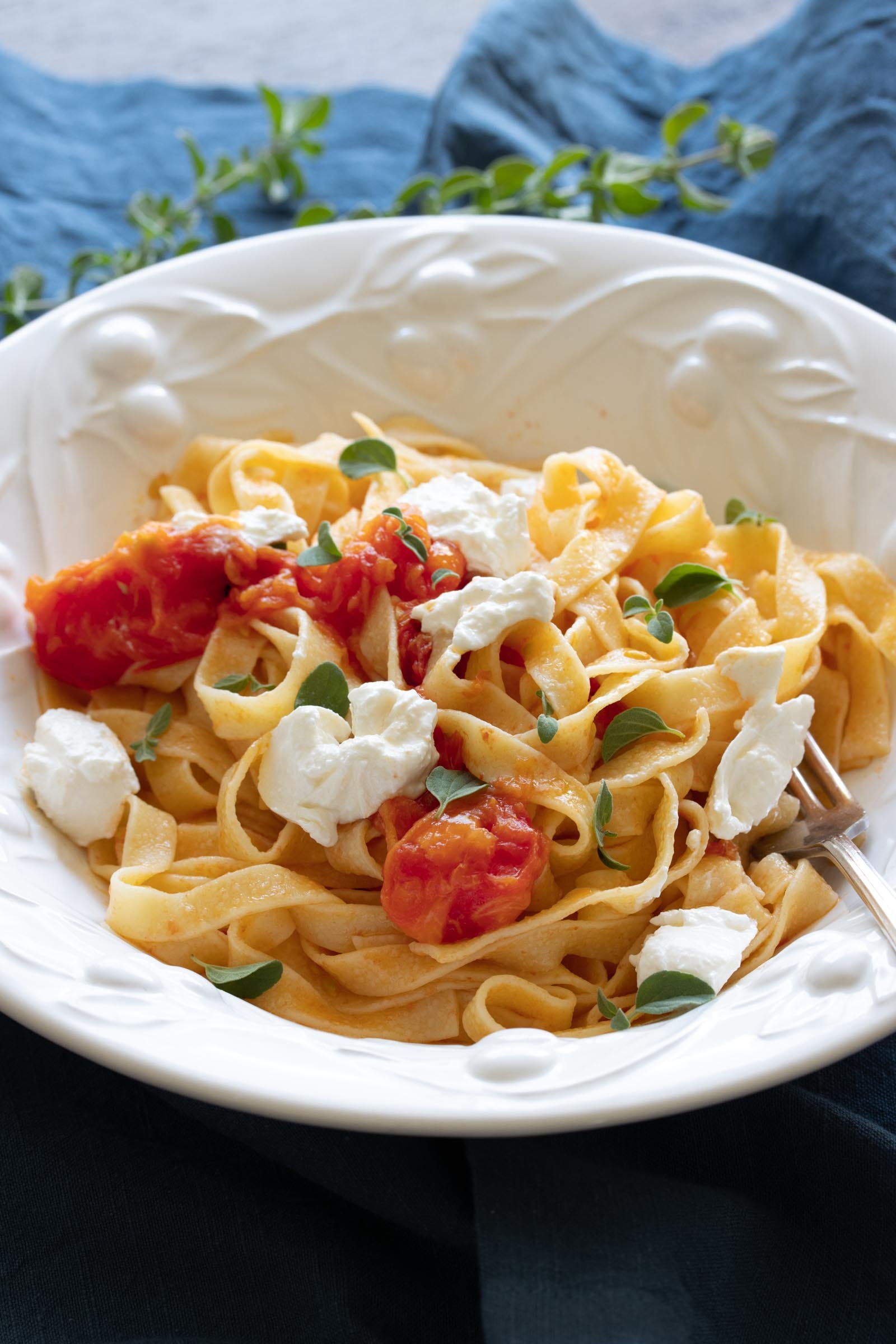 Burrata Cheese with Roasted Tomatoes and Fettuccine Burrata Cheese with Roasted Tomatoes and Fettuccine