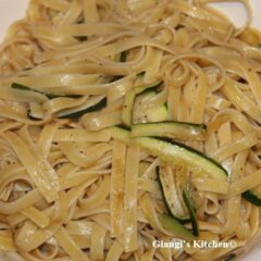 Fettuccine with zucchine and onions