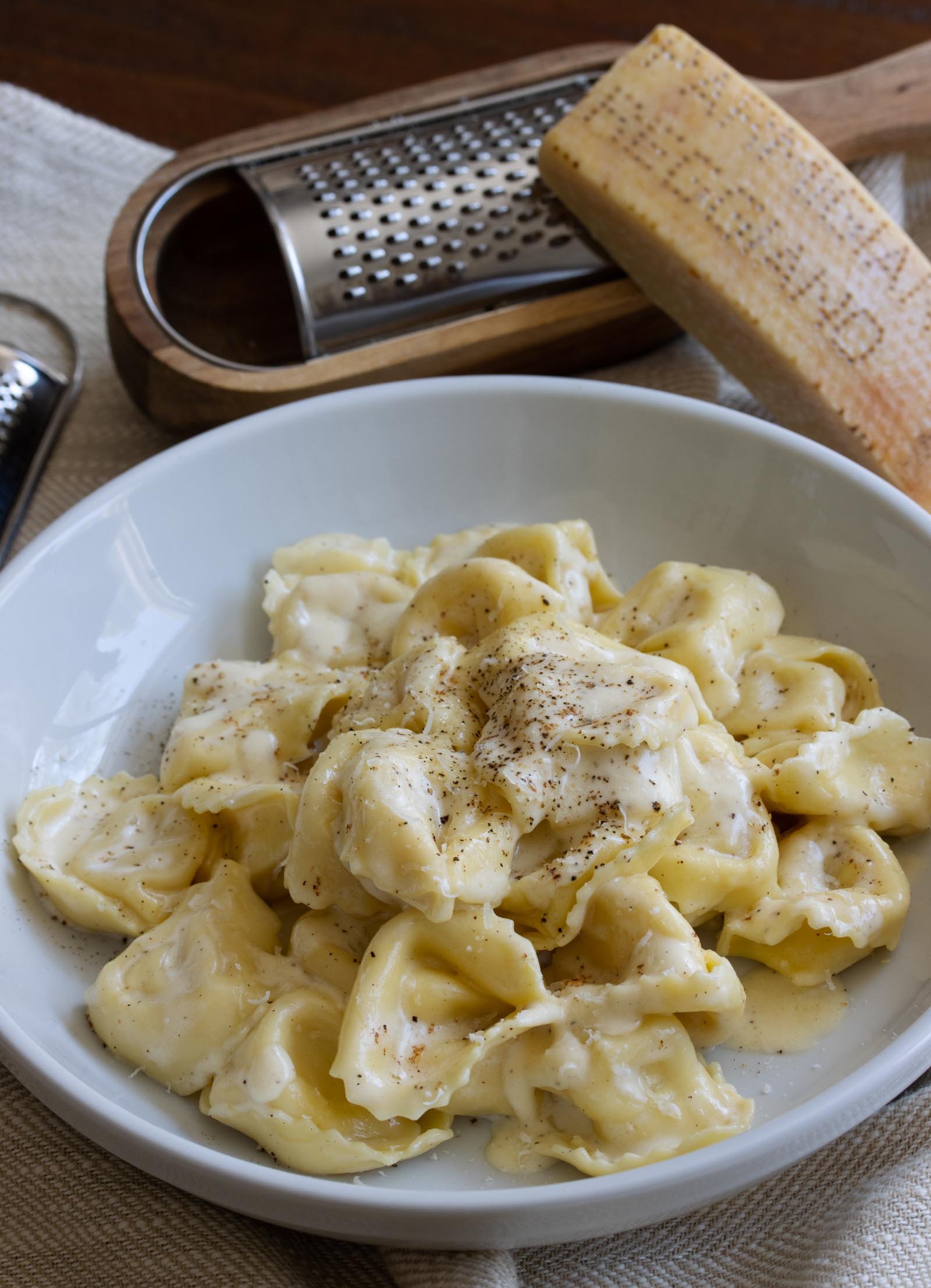 Cheese Tortellini Alfredo Cheese Tortellini Alfredo